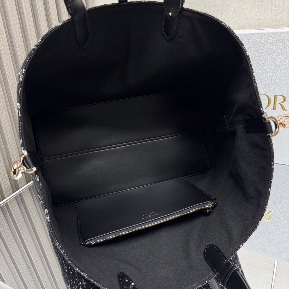 large D*or toujours bag