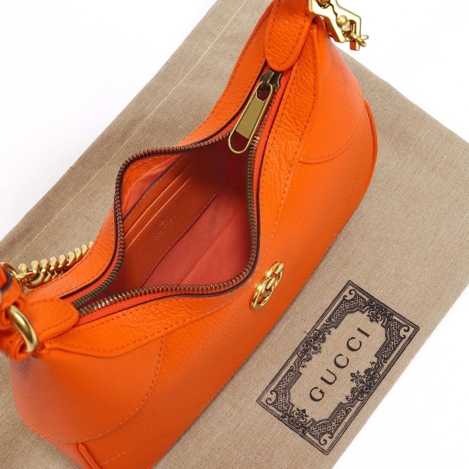 G*u*i aphrodite small shoulder bag