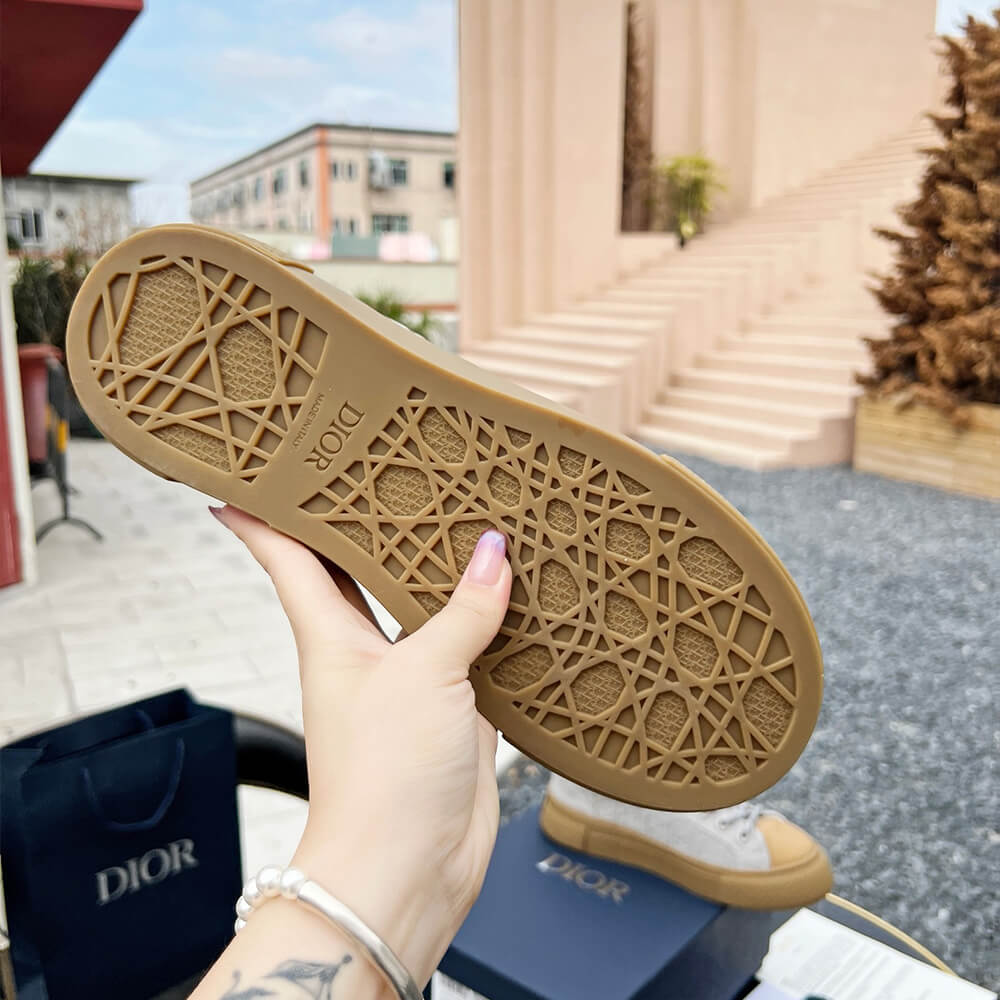 D*or b33 sneaker